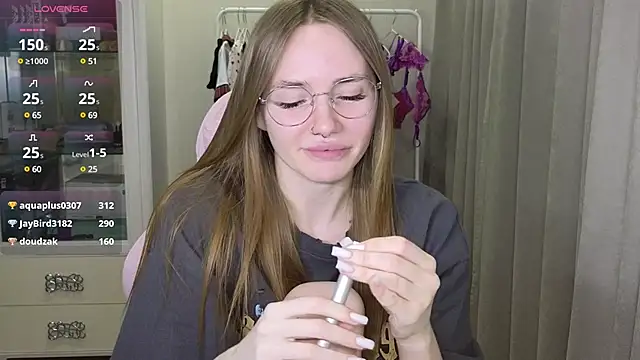 littlevildevil online show from 3, 3, 2025