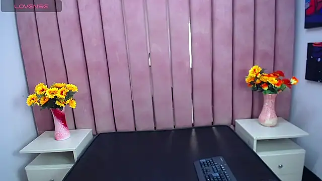 Snapshot of EmilyyEvans_ chatting on 8, 2, 2025 EmilyyEvans online show from 8, 2, 2025