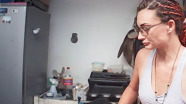 Snapshot of hornyhippies0080 chatting on 3, 3, 2026 hornyhippies0080 online show from 3, 3, 2026