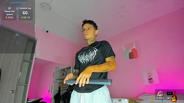 Ian Castillo  online show from 22, 10, 2025