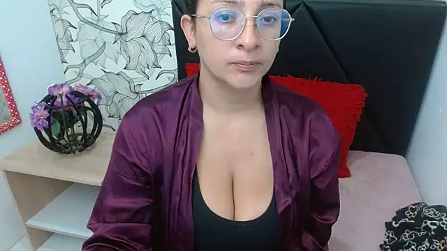 sarax ximena online show from 15, 7, 2026