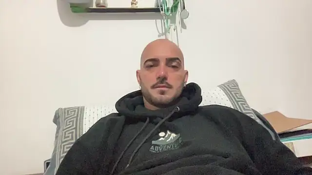 Snapshot of alessandromori91 chatting on 18, 12, 2025 alessandromori91 online show from 18, 12, 2025