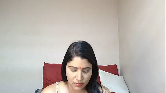 Snapshot of XIndianintimacy chatting on 5, 1, 2025 XIndianintimacy online show from 5, 1, 2025
