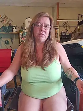 Snapshot of MsShelby40 chatting on 28, 6, 2026 MsShelby40 online show from 28, 6, 2026