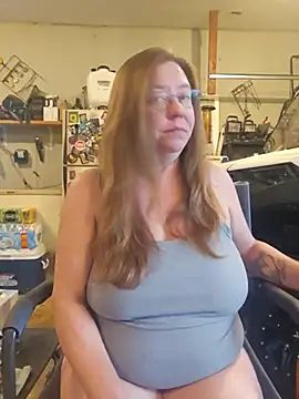 Snapshot of MsShelby40 chatting on 25, 7, 2026 MsShelby40 online show from 25, 7, 2026
