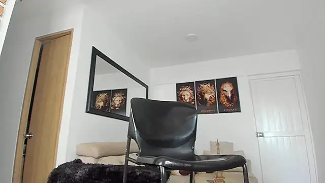 Snapshot of smit_hot_sr chatting on 28, 12, 2024 smit hot sr online show from 28, 12, 2024