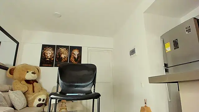 Snapshot of smit_hot_sr chatting on 2, 2, 2025 smit hot sr online show from 2, 2, 2025