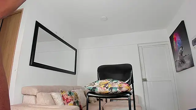 Snapshot of smit_hot_sr chatting on 8, 3, 2025 smit hot sr online show from 8, 3, 2025