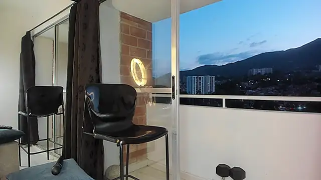 Snapshot of smit_hot_sr chatting on 8, 9, 2025 smit hot sr online show from 8, 9, 2025