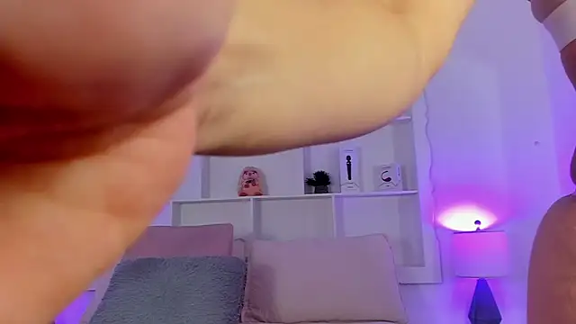 Jenifer Diaz online show from 16, 4, 2026