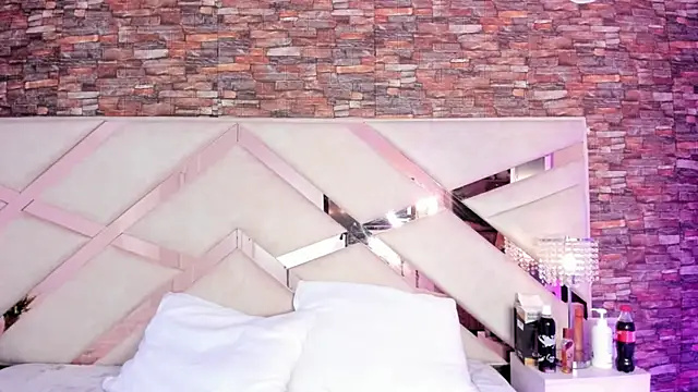 sophie pariss online show from 16, 10, 2025