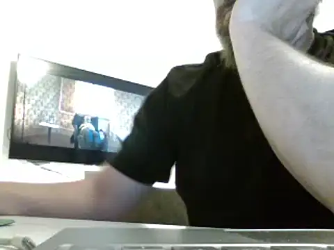 Snapshot of FROL83 chatting on 12, 6, 2026 FROL83 online show from 12, 6, 2026