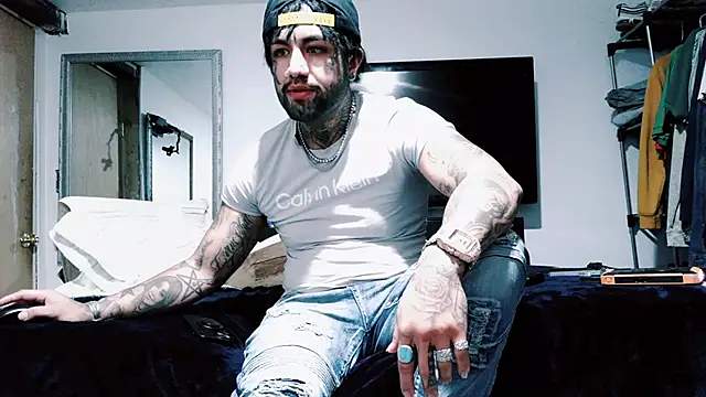 Snapshot of Azazelihornyasf chatting on 22, 12, 2025 Azazelihornyasf online show from 22, 12, 2025