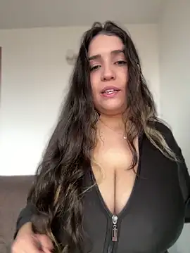 Snapshot of valentina_jonnes1 chatting on 7, 6, 2026 valentina jonnes1 online show from 7, 6, 2026