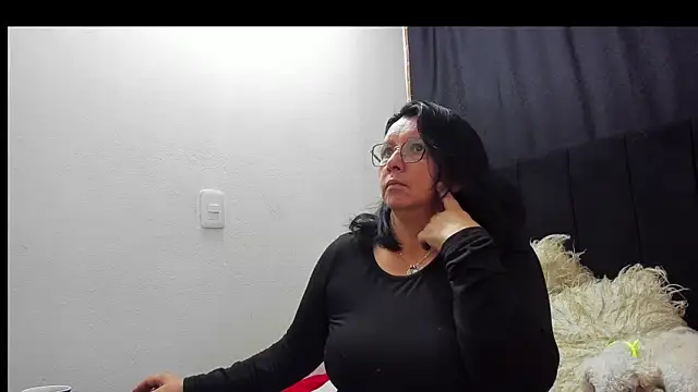 Evaaross 2345 online show from 28, 11, 2025