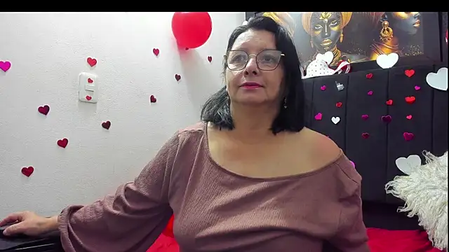 Evaaross 2345 online show from 12, 2, 2026