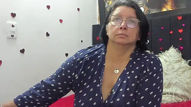Snapshot of Evaaross_2345 chatting on 24, 4, 2026 Evaaross 2345 online show from 24, 4, 2026