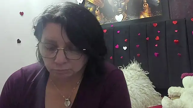Snapshot of Evaaross_2345 chatting on 7, 5, 2026 Evaaross 2345 online show from 7, 5, 2026