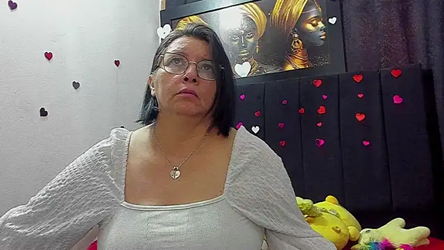 Snapshot of Evaaross_2345 chatting on 11, 6, 2026 Evaaross 2345 online show from 11, 6, 2026