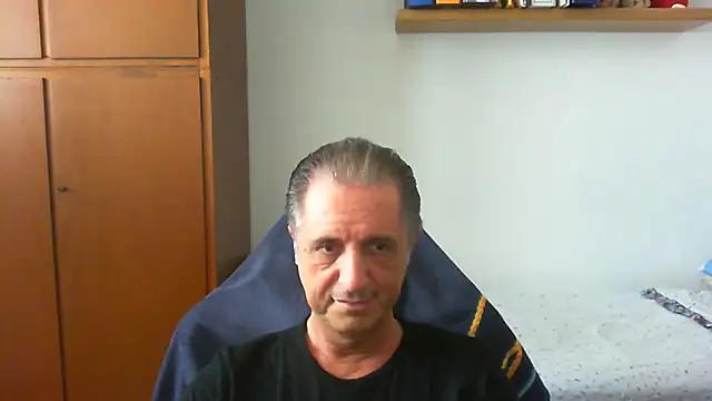 Snapshot of lliuk70mi chatting on 8, 6, 2026 lliuk70mi online show from 8, 6, 2026