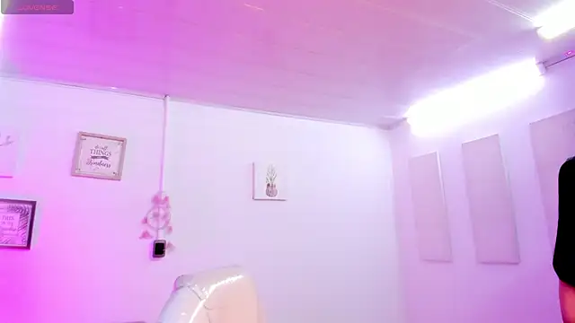 Snapshot of Alexx_Scoot chatting on 8, 1, 2025 Alexx Scoot online show from 8, 1, 2025