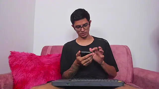 Snapshot of Ethan_Sai___ chatting on 14, 12, 2024 Ethan Sai online show from 14, 12, 2024