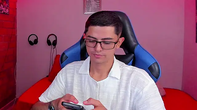 Snapshot of Ethan_Sai___ chatting on 15, 10, 2025 Ethan Sai online show from 15, 10, 2025