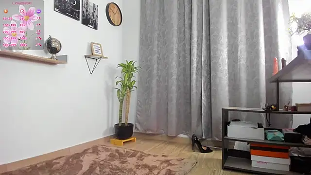 SophieBaker   online show from 11, 11, 2025