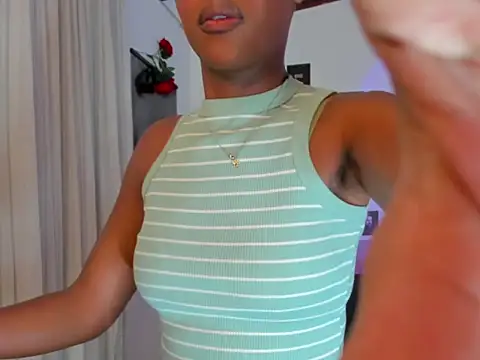 Snapshot of irisallen12 chatting on 2, 10, 2025 irisallen12 online show from 2, 10, 2025