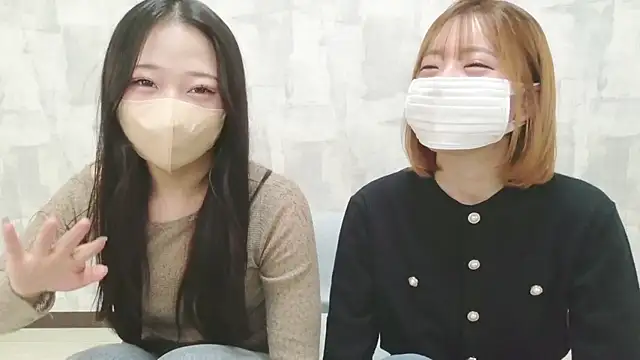Snapshot of LOVE_MOMO_LOVE chatting on 20, 5, 2026 LOVE MOMO LOVE online show from 20, 5, 2026