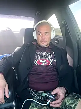 EatMyCake831 online show from 15, 12, 2025