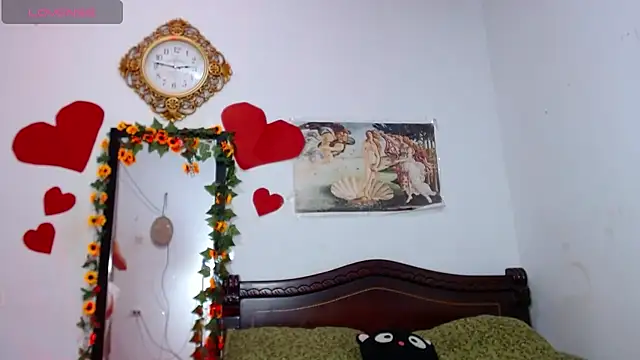 MeganCrouch online show from 13, 11, 2025