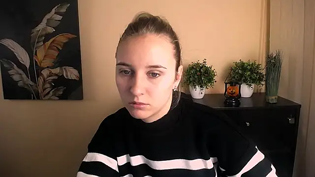 Snapshot of _Nicole_new chatting on 30, 10, 2025  Nicole new online show from 30, 10, 2025