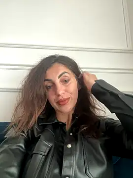 Snapshot of EmaSkyes chatting on 23, 10, 2025 EmaSkyes online show from 23, 10, 2025