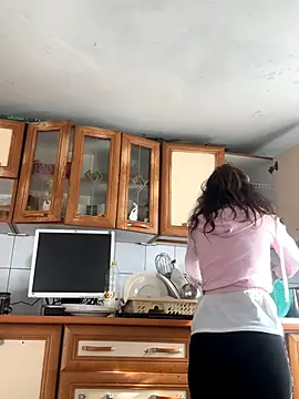 Snapshot of EmaSkyes chatting on 1, 11, 2025 EmaSkyes online show from 1, 11, 2025