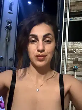 Snapshot of EmaSkyes chatting on 7, 11, 2025 EmaSkyes online show from 7, 11, 2025