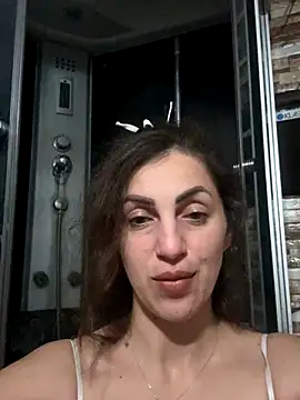 Snapshot of EmaSkyes chatting on 17, 11, 2025 EmaSkyes online show from 17, 11, 2025