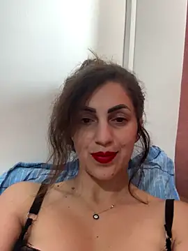 Snapshot of EmaSkyes chatting on 19, 11, 2025 EmaSkyes online show from 19, 11, 2025