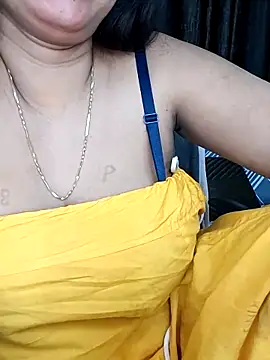 Snapshot of kaamuk_shweta chatting on 3, 3, 2025 kaamuk shweta online show from 3, 3, 2025