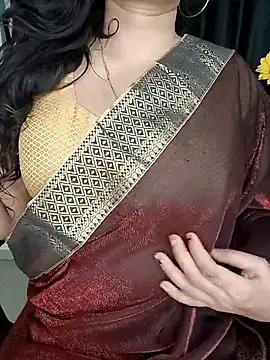 Snapshot of kaamuk_shweta chatting on 6, 10, 2025 kaamuk shweta online show from 6, 10, 2025