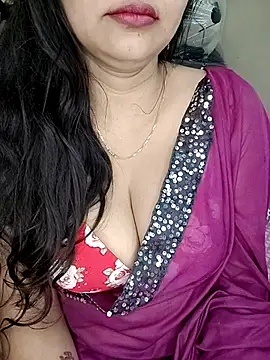Snapshot of kaamuk_shweta chatting on 14, 10, 2025 kaamuk shweta online show from 14, 10, 2025