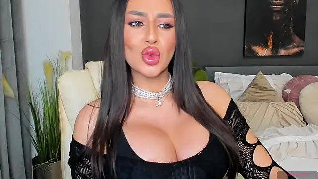 Snapshot of Sonia__Rey chatting on 8, 7, 2026 Sonia Rey online show from 8, 7, 2026