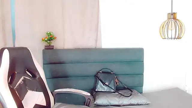 Oriana braom online show from 5, 3, 2025