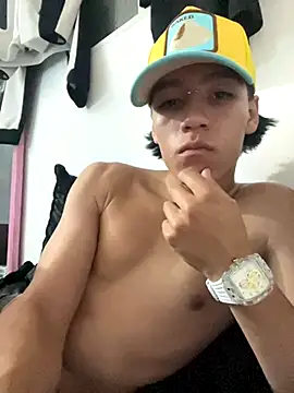 Snapshot of CRYBYT9 chatting on 2, 12, 2025 CRYBYT9 online show from 2, 12, 2025