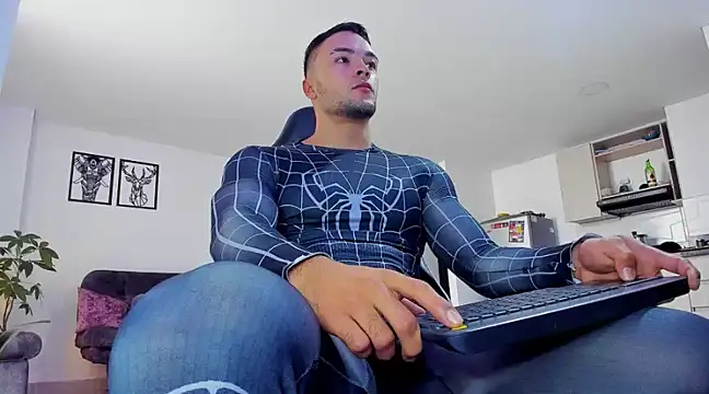 Snapshot of alexander_collin02 chatting on 6, 1, 2025 alexander collin02 online show from 6, 1, 2025