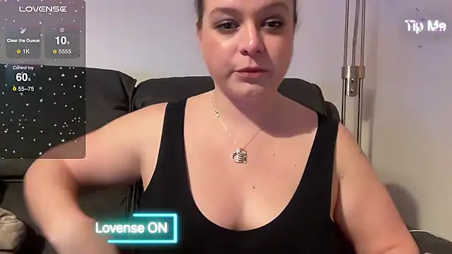 Snapshot of NaughtyWifeUK chatting on 7, 12, 2024 NaughtyWifeUK online show from 7, 12, 2024