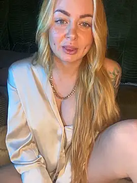 Snapshot of ObviouslyPeachy chatting on 8, 1, 2025 ObviouslyPeachy online show from 8, 1, 2025