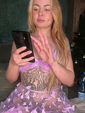 Snapshot of ObviouslyPeachy chatting on 9, 1, 2025 ObviouslyPeachy online show from 9, 1, 2025