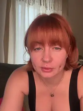 Snapshot of ObviouslyPeachy chatting on 4, 10, 2025 ObviouslyPeachy online show from 4, 10, 2025