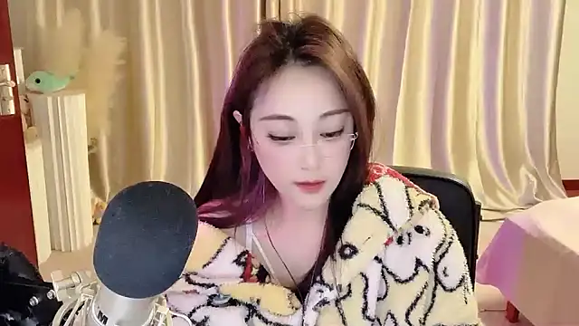 Daisy-77 online show from 1, 3, 2025